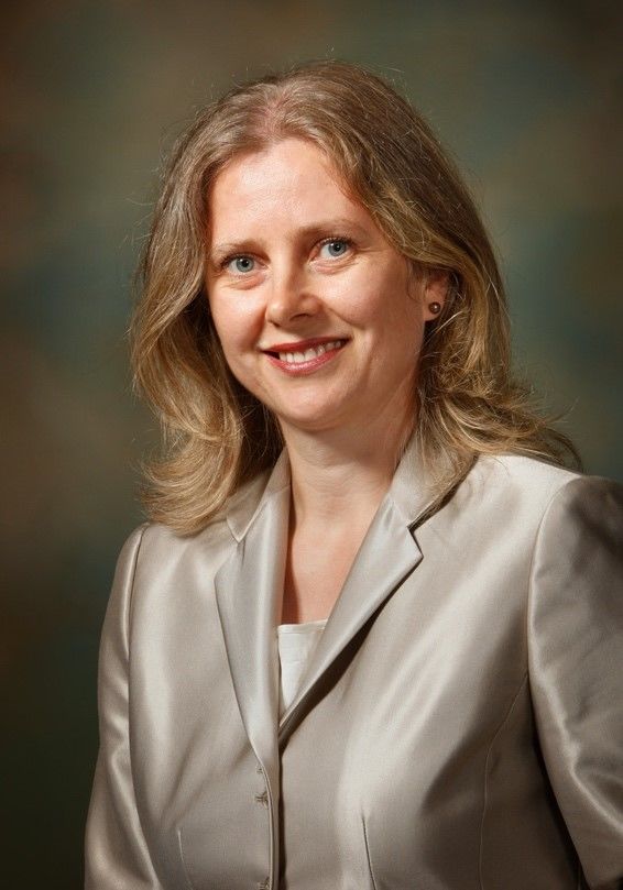Dr. Justyna Skomra