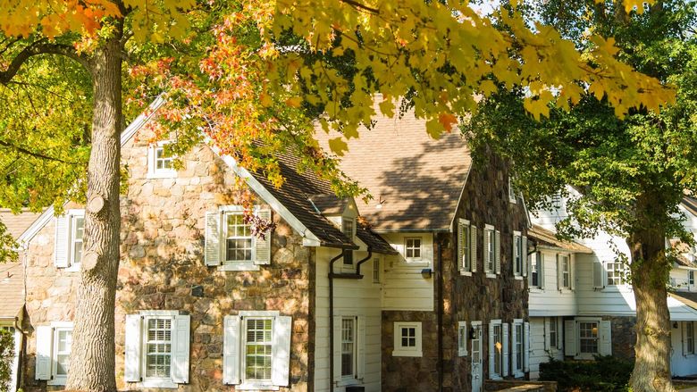 The exterior of Glenhill Farmhouse at Penn State Behrend