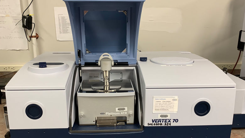 Bruker Vertex FTIR 70 with Platinum ATR