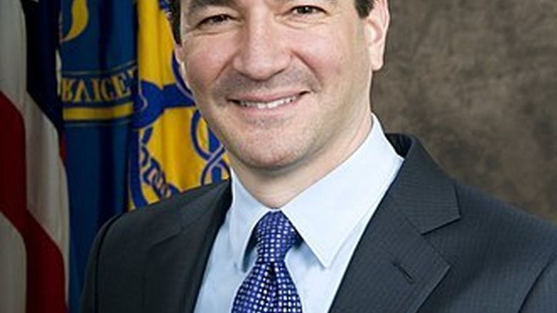A portrait of former FDA Commissioner Dr. Scott Gottlieb