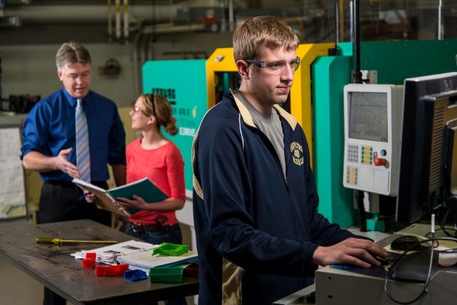 Students work in the plastics engineering lab at Penn State Erie, The Behrend College.